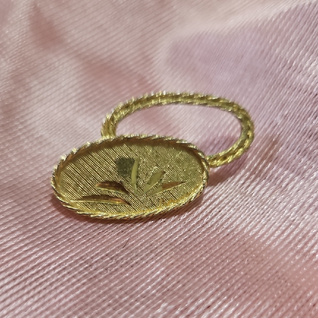Mamselle Signed Oval Vintage Brooch Pin - Gold Toned